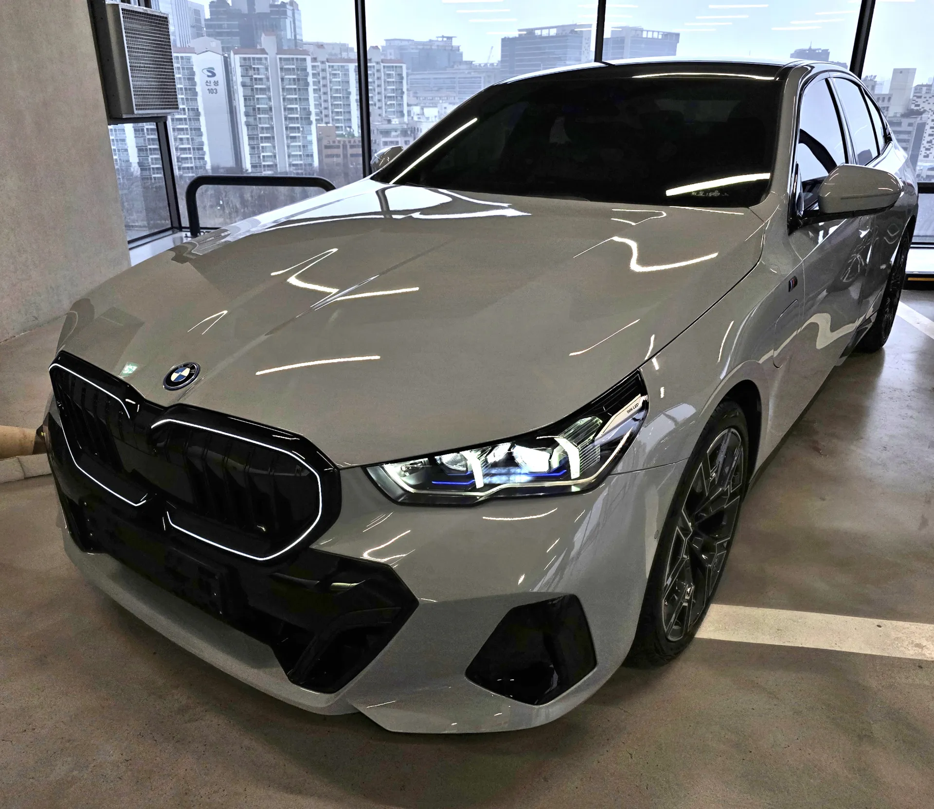  BMW 5시리즈 530e 장기렌트 출고 사진