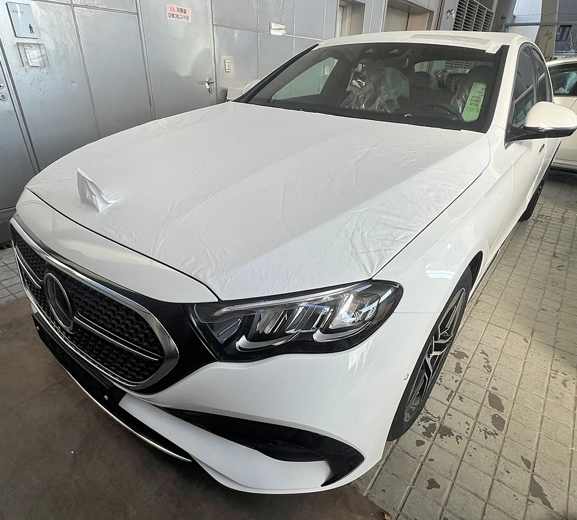 벤츠 E클래스 E200 AMG Line 장기렌트 출고 사진