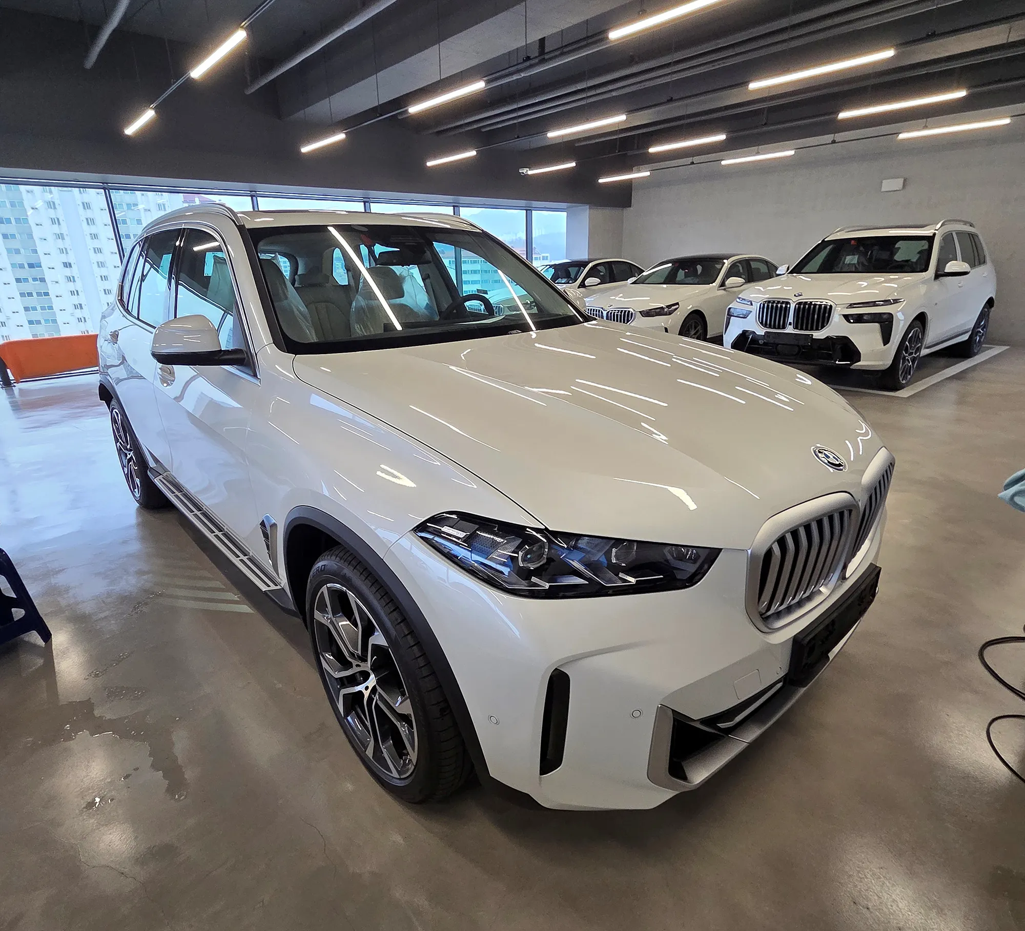 BMW X5 50e  장기렌트 출고 사진