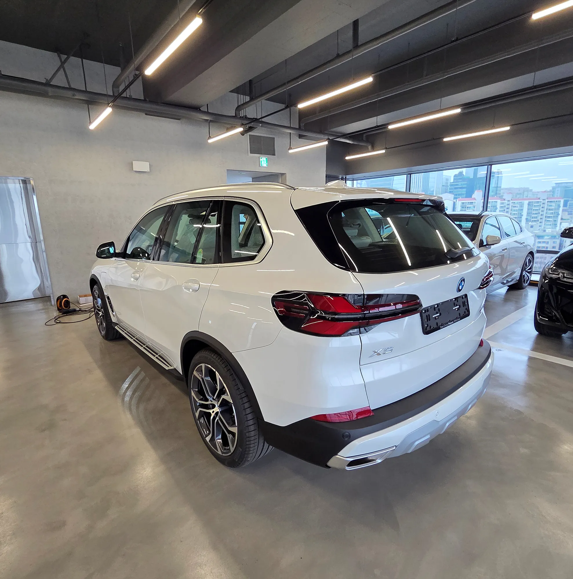 BMW X5 50e  장기렌트 출고 사진